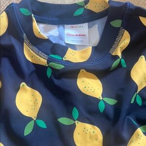 Hanna Andersson Kids Lemon Print Swim Shirt - Navy size 4